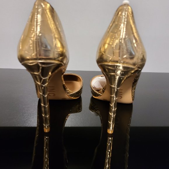 Brand new.....Gold Croc Print Heels - Picture 4 of 6